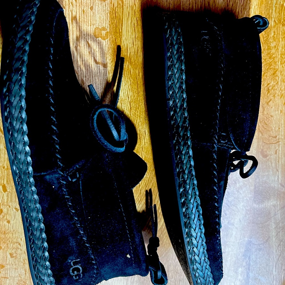 Beautiful Ugg suede moccasins